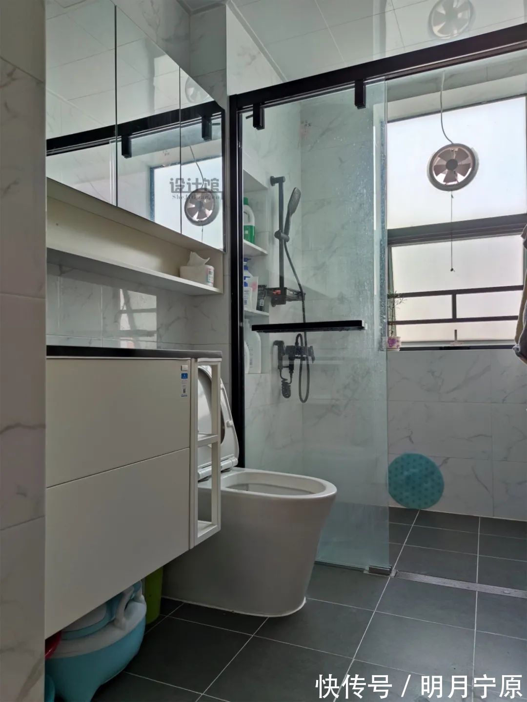 瓷砖|卫生间贴什么瓷砖?不光要好看,防滑与打理也很关键