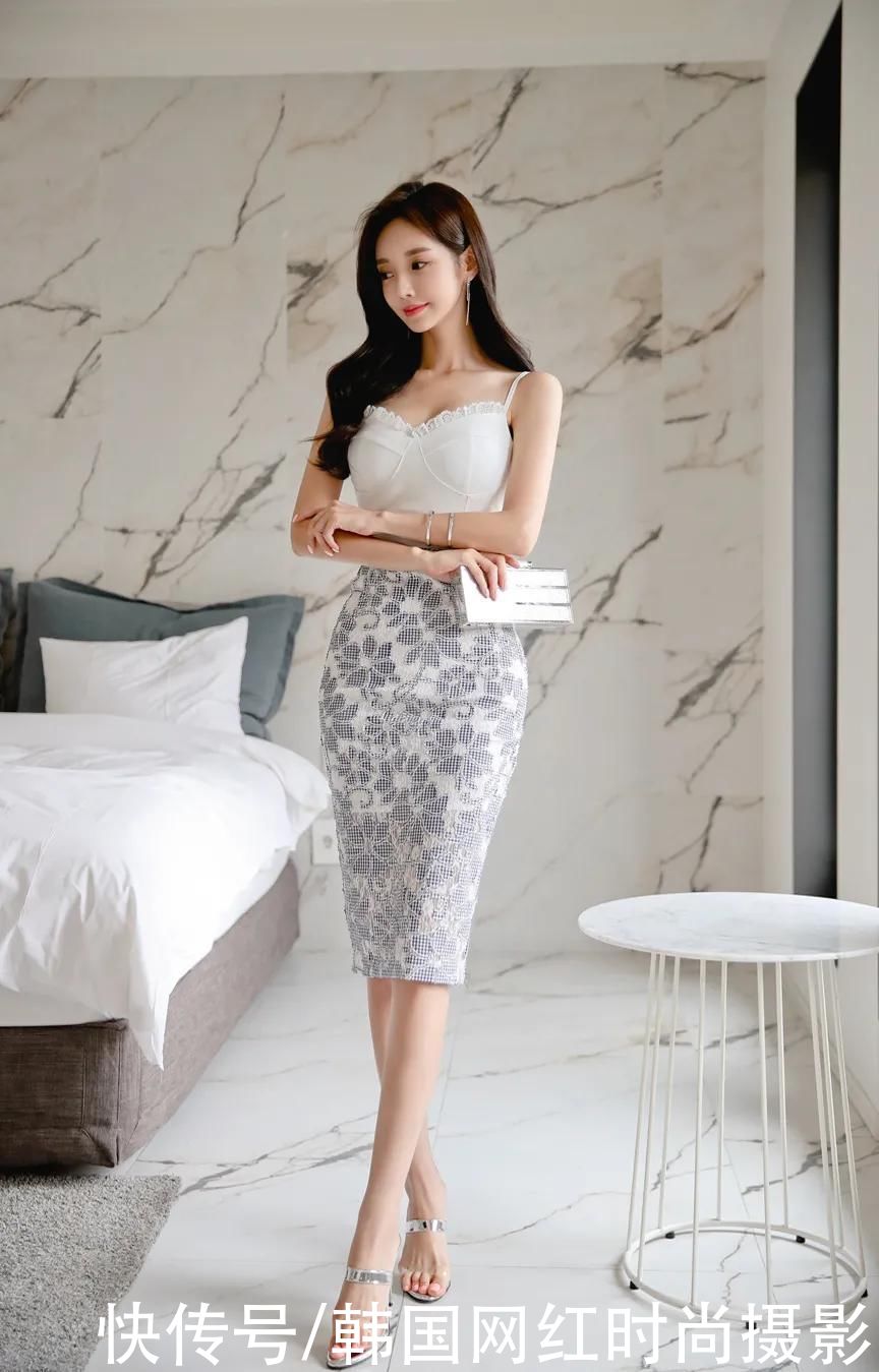 吊带|女神孙允珠高清时尚搭配（252）：爱琴海浮雕印花天使吊带衣裙