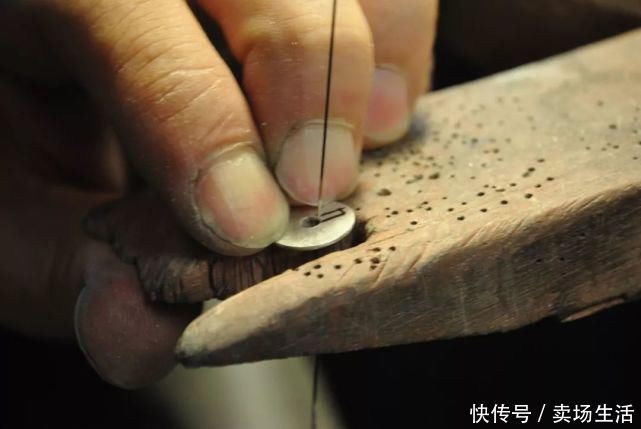 这件暗藏机关的项链,又变手链的可拆搭扣