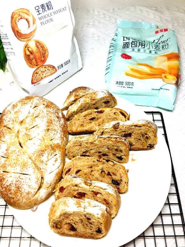 全麦蔓越莓核桃软欧包