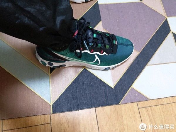  鞋面|肥仔王的鞋柜 篇十五：设计与性价比，可以得兼？Nike React Element 55 七夕特别款