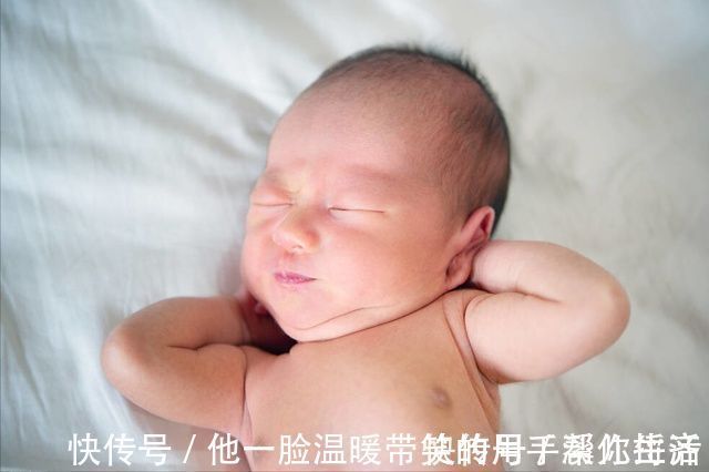 胖娃娃|新生宝宝出现的这些“症状”,爸妈别急,娃只是长得有点儿快