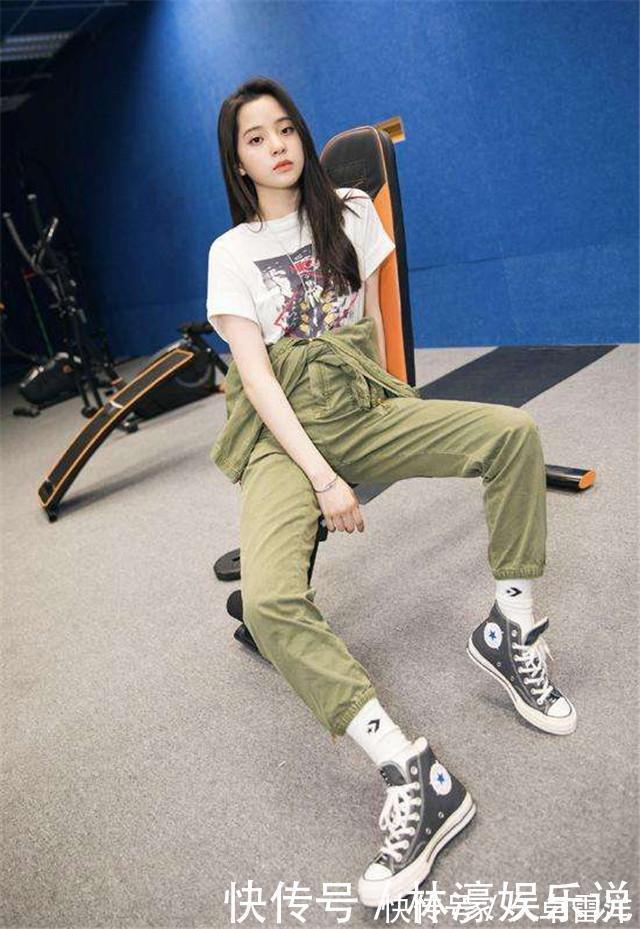 牛仔外套 “阔腿裤”已经过时了!今年大火的“粽子裤”,显高显瘦又时髦