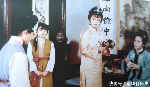 曹雪芹|十几年没进京的江南甄家,为何突然奉旨入宫曹雪芹老太妃病了