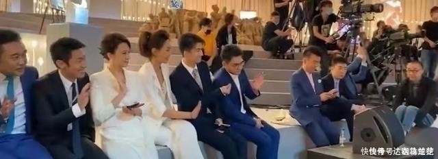 撒贝宁|全国107位主持人聚首董卿翘二郎腿坐C位朱迅靠边坐，梁田牛