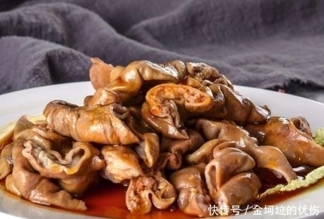 大厨|清洗猪大肠,不加盐不用醋,大厨教我1招,轻松去腥臭,无异味