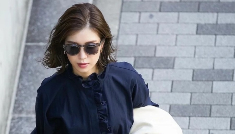 穿搭 四五十岁的女性换发型,与其为了减龄去装嫩,不如优雅知性显高级