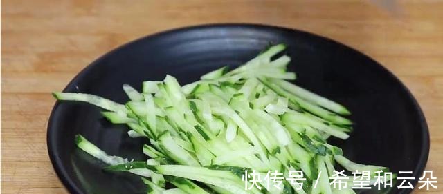 今天才知道,白洋葱和紫洋葱的区别,挑选也有窍门,不要再乱买了!