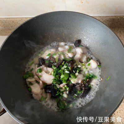 10万豆友收藏的黑木耳清炒鱼片做法，你还不会做？