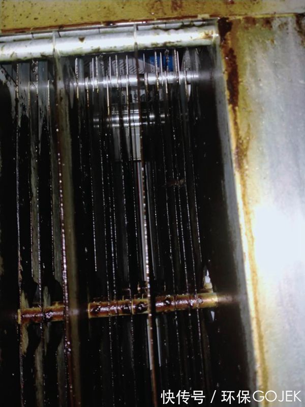 餐饮用户未及时清洗油烟净化器带来哪些隐患呢？