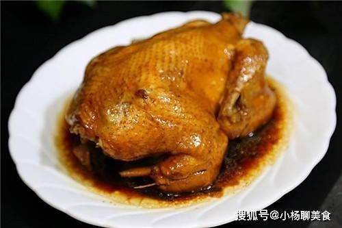 免烤箱版烤鸡,锅里一焖就出锅,香酥软烂肉质鲜嫩,香味扑鼻