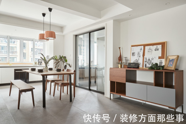 现代|120平现代风三居室，高纯色彩的大量运用，大胆而灵活