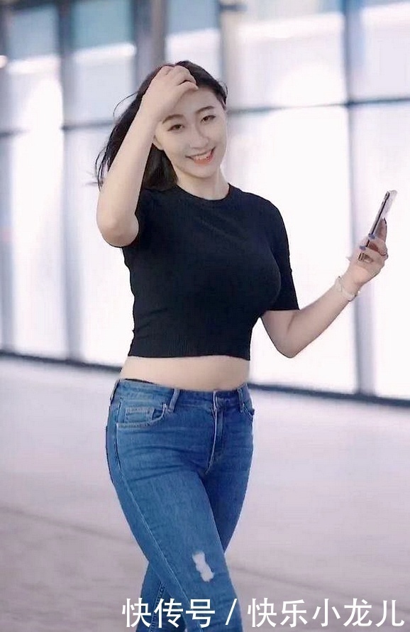 随性|性感美女这撩头一笑,楚楚动人,随性不羁的风格彰显女性气质!