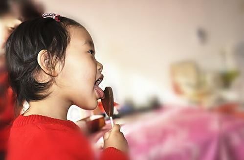 牙刷|毁掉孩子小白牙的“罪魁祸首”不是糖,而这些食物,家长别不知道