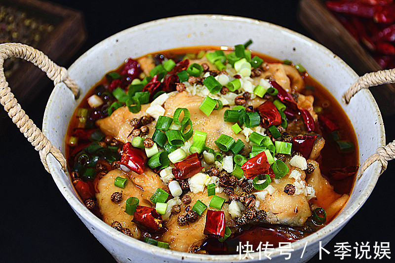 入味|做水煮鱼时，鱼片直接下锅是大错！多加1步，鱼肉更细嫩，更入味