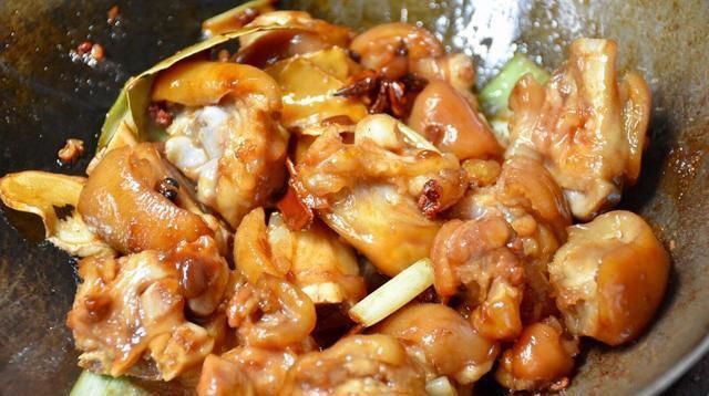 黄豆|学会这样做猪手煲黄豆,美味解馋超好吃,吃一次就让人念念不忘