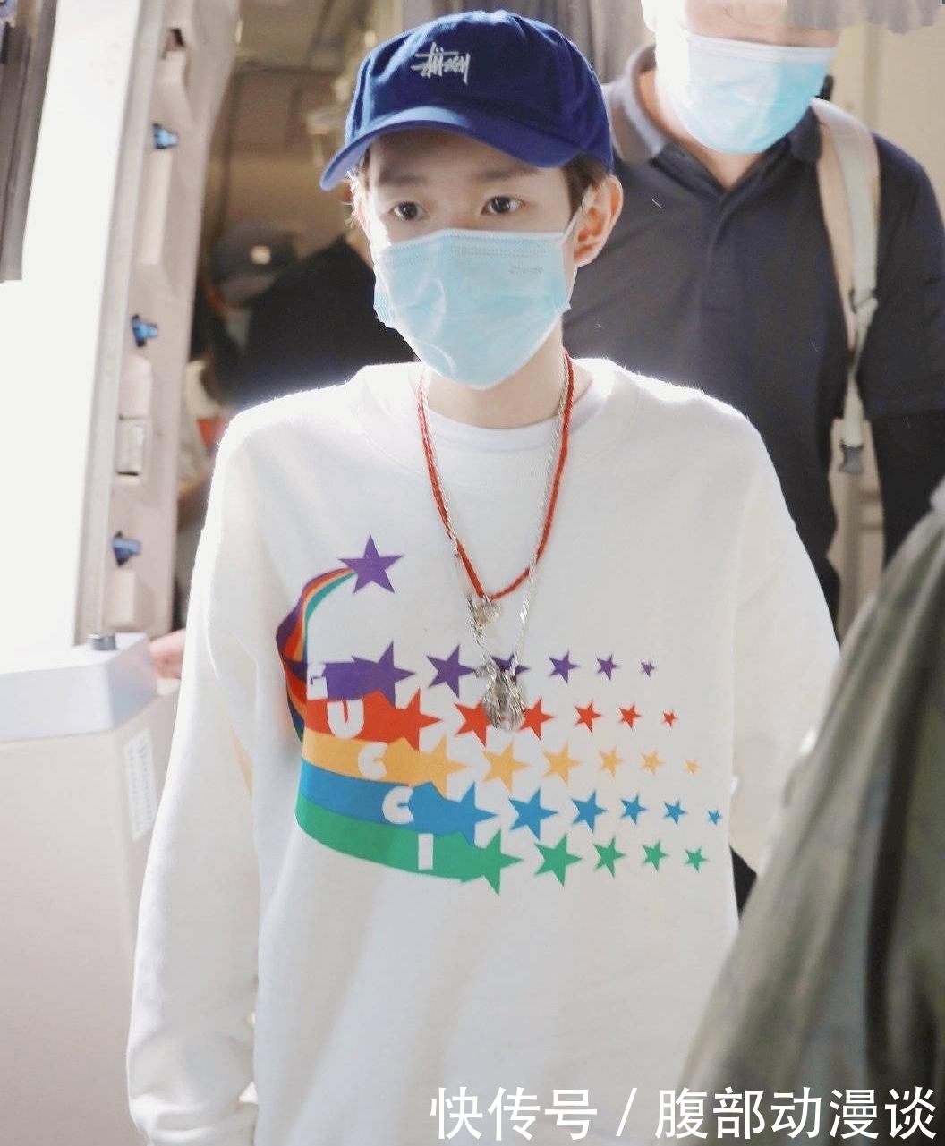 王源参加新节目录制,粉丝反应热烈,拿一句话“逼疯”王源