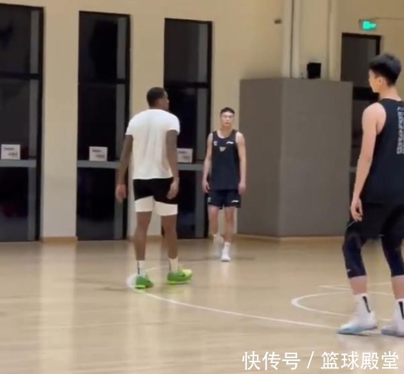 北控|4消息!广东3人离队+苏伟膝伤,北控第3外将抵队,北京2伤员缺训