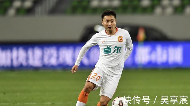 李行|李金羽胆子真大,接手武汉队后还敢用李行踢首发,同时收到回报