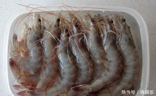 保存大虾时,直接放冰箱就错了老渔农教你一招,跟吃鲜虾一样