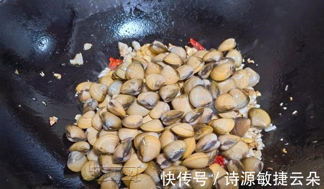 老一辈眼里的美食,小时候桌上有它就算开荤了,咸香入味超级下饭!