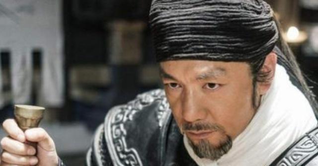 原因就|这位将军武功无人能敌,帝王都忌惮三分不敢杀,却为自保愁白头发