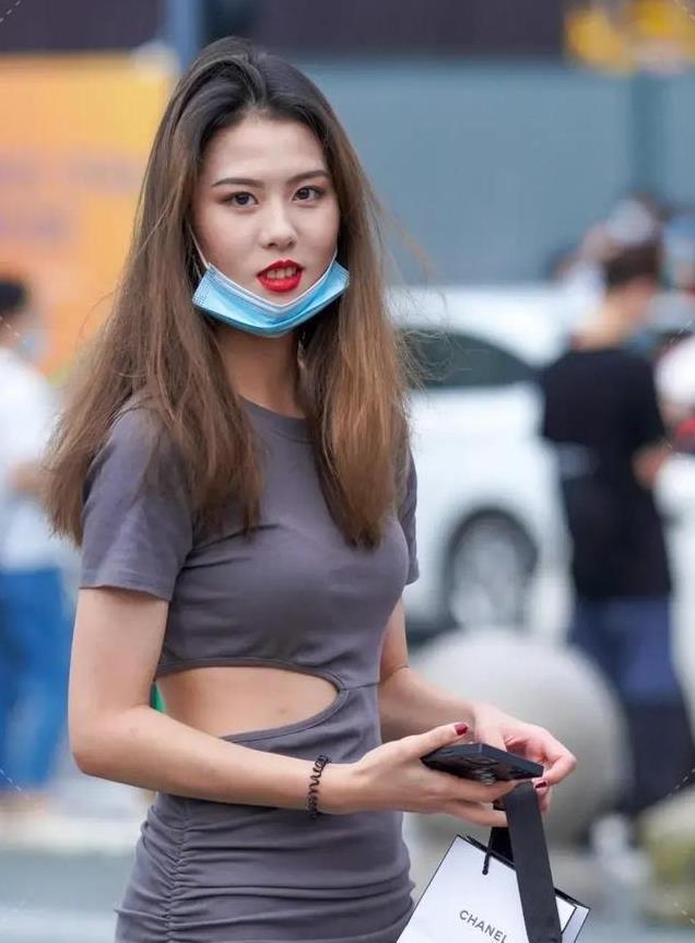 休闲裙改良需要有技术,腰部曲线得以展现全靠创新,太显瘦!