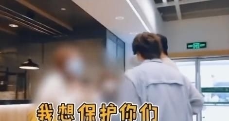 黃明昊被私生飯跟車勸說無果后,小聲說出6字,粉絲聽后哭成淚人