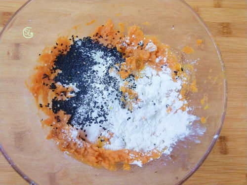  家里有红薯的试试这种新吃法，无水无油无糖，个个外酥里软，好吃