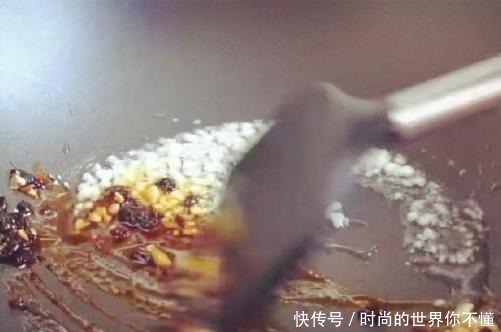 老干妈炒尖椒|尖椒这么做,美味又开胃,三碗米饭都不够吃