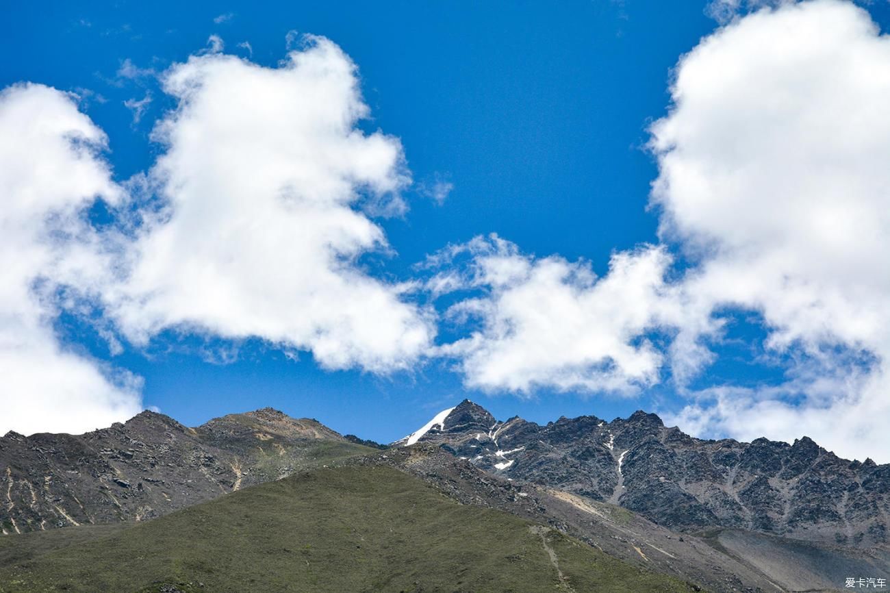 贡嘎穿越丨雪山神湖，云海晚霞，古寺星辰，总有一处风景能温暖你