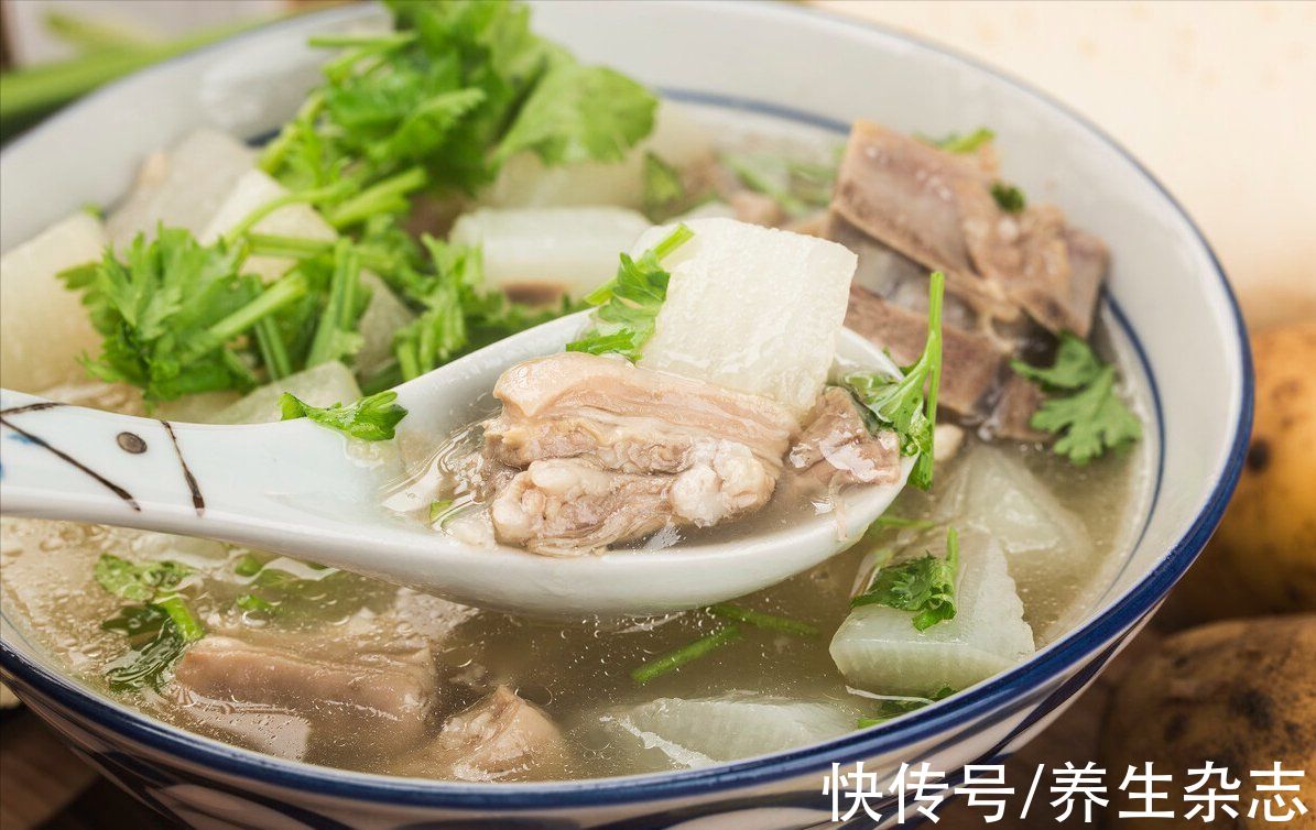 百合炖雪梨|养生,没想象中复杂!这四个好吃好做的小食疗方,可以试试