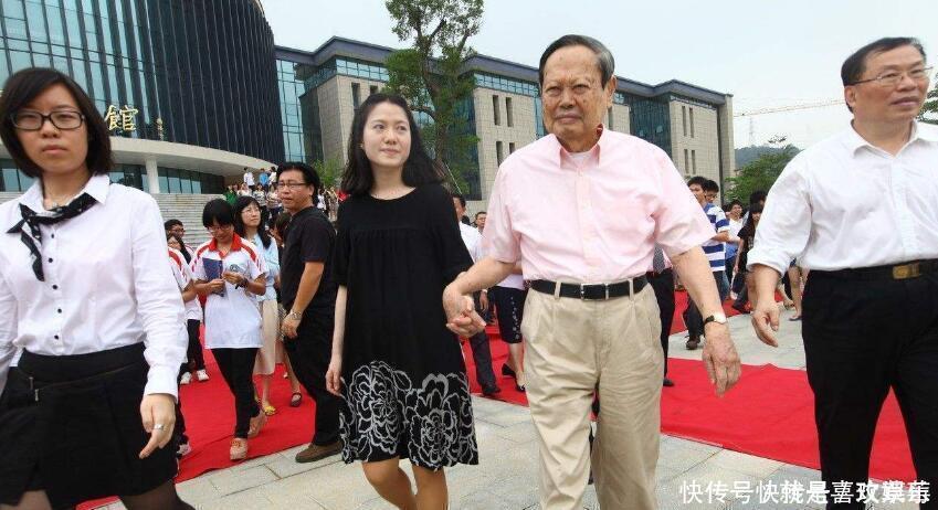 书法|杨振宁书法欣赏，字迹堪比“印刷体”网友绝对能当书法家