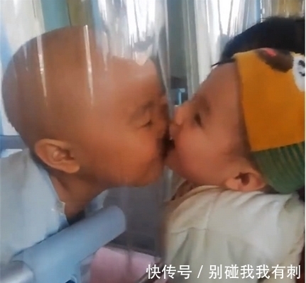 弟弟|老大生病住院,妈妈带老二来医院看望,两个孩子见面的场景惹人泪