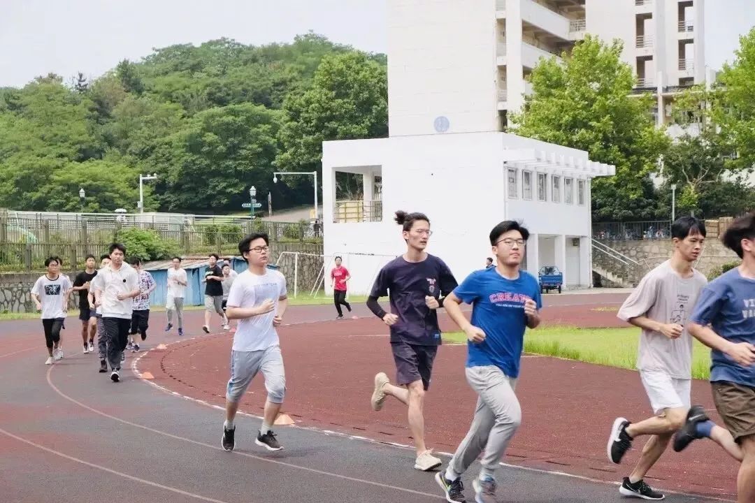 新模式|据说，看过这篇推送的同学，体测都过啦~