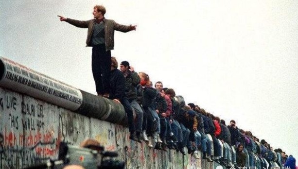 正确|西德统一东德后,首都为何要迁到东德的柏林?如今来看选择很正确