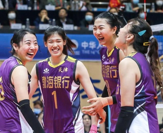 张常宁|44扣15中完败李盈莹，张常宁饱受膝伤困扰 八战161分效率也不佳