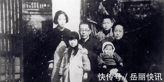 林斤澜#老舍跳湖前,在公园湖边坐了整整一天,是什么让他最终决定去死