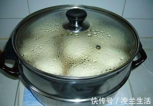 开火|农村蒸馒头,有的是水烧开入锅,有的是冷水入锅,哪种方法好,为什么?