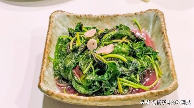 啤酒|敲惊艳的美食家常菜推荐：啤酒焖鱼，清炒红苋菜，十三香小龙虾