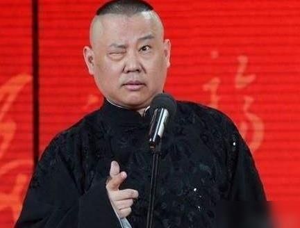 相声界两大泰斗,一个自命不凡一个偏偏江郎才尽