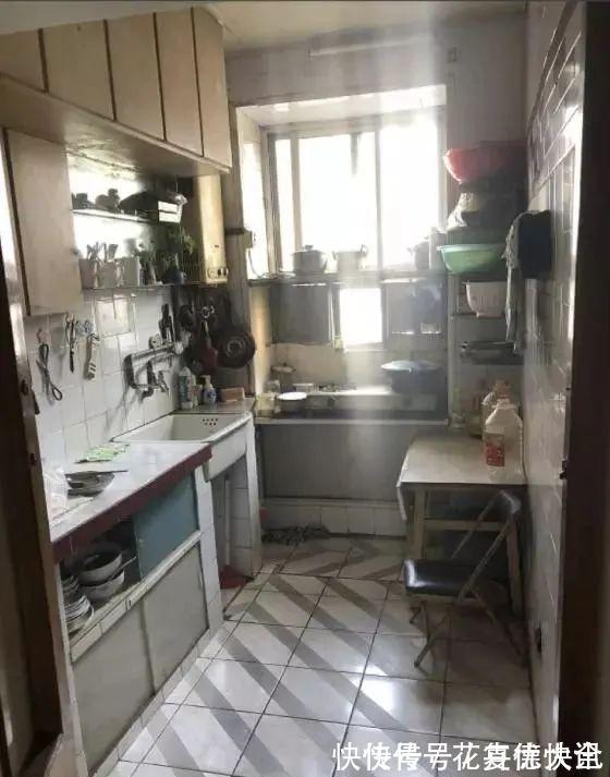 全屋|老公坚持主卧不装“衣柜”,邻居不理解,完工后悔没效仿,晒晒!