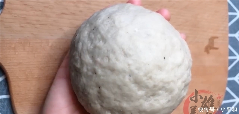 1勺面粉,2根香蕉教你独特做法,不蒸也不烙营养解馋,拿肉都不换