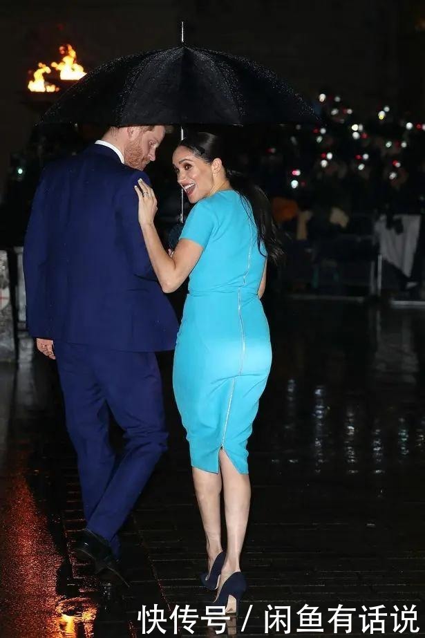 同款|梅根与莱后穿同款皮裙,一个微胖一个90斤不到,气质却不相上下