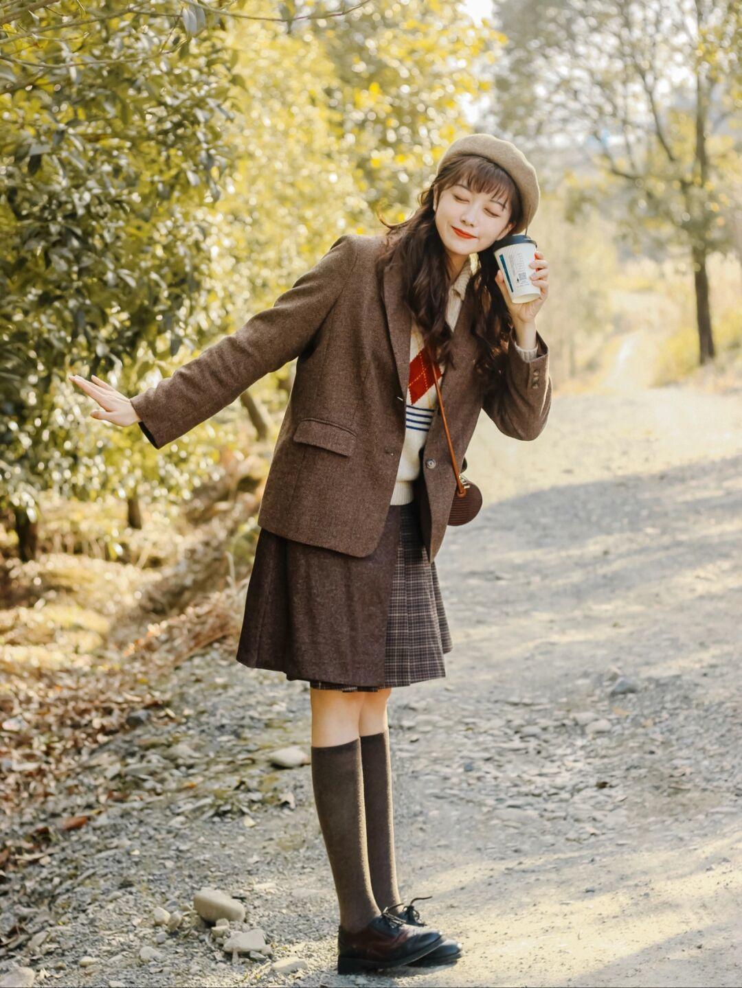 黄黑皮|冬天职场通勤怎么穿?看看这些干练利落的“西装”搭配,时髦精致