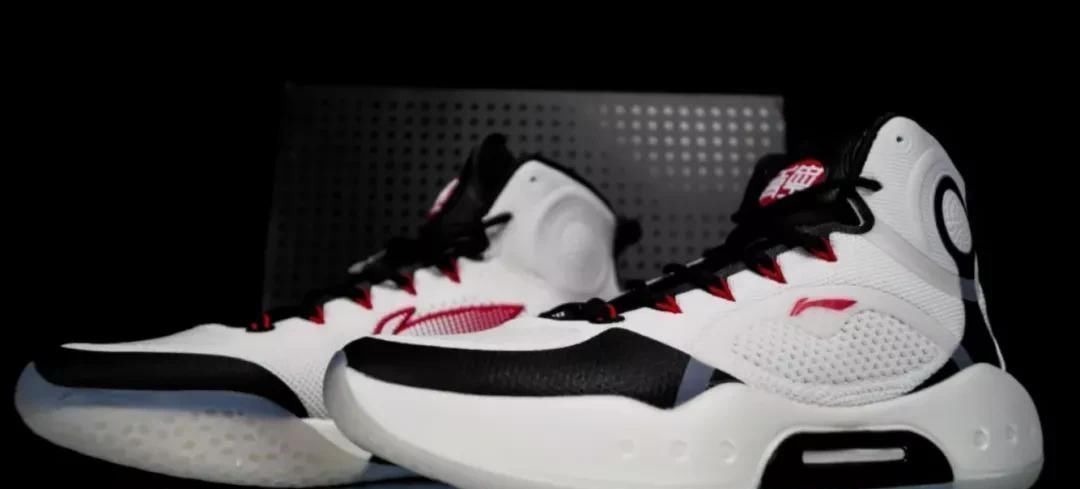 李宁 这些就叫国产之光!不输国际大牌的国产实战鞋你穿过几双?