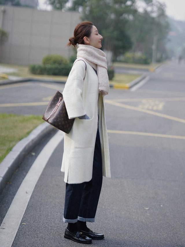 穿搭|才是真正的宝藏穿搭,一件打底衫的多种风格,时尚感太强了