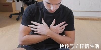 健身|小哥挑戰在1個月內，做10000個仰臥起坐，看健身結果