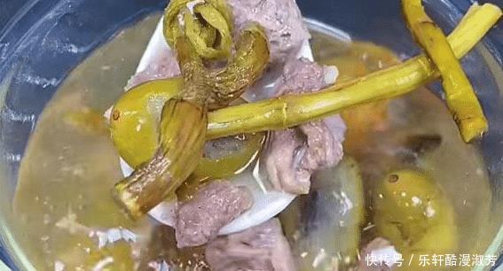 石斛|夏季多给家人煲这汤喝，用这几样简单一熬，不油不腻，润喉还下火