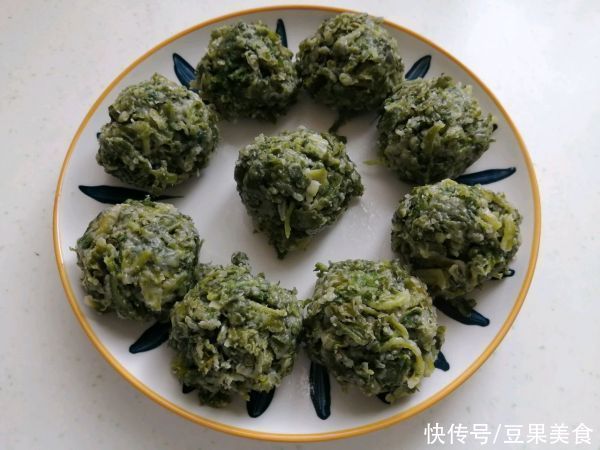 小楼一夜听春雨，今朝满城荠菜香